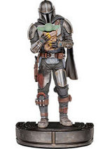 Figurine du Mandalorian et Grogu par Iron Studio