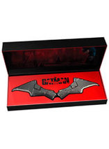 Réplique du batarang dans le nouveau film The Batman