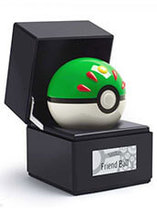 Réplique en métal de la Copain Ball dans Pokémon