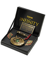 Répliques de l’oeil d’Agamotto avec la Pierre du temps dans Doctor Strange