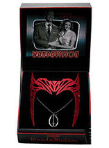 Répliques Tiare et Pendentif de la Sorcière Rouge dans la série WandaVision