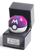 Réplique en métal de la Master Ball dans Pokémon