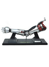 Réplique du bras de Johnny Silverhand dans Cyberpunk 2077