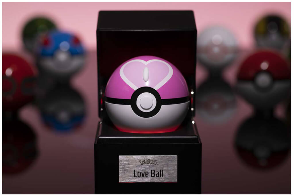 Réplique en métal Love Ball dans Pokémon