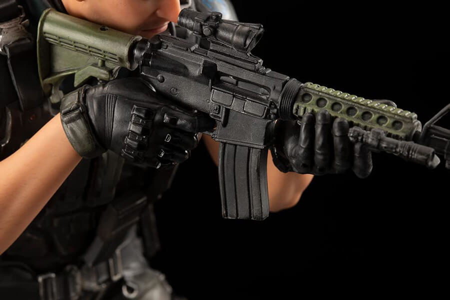 Figurine PVC de Chris Redfield dans Resident Evil détail