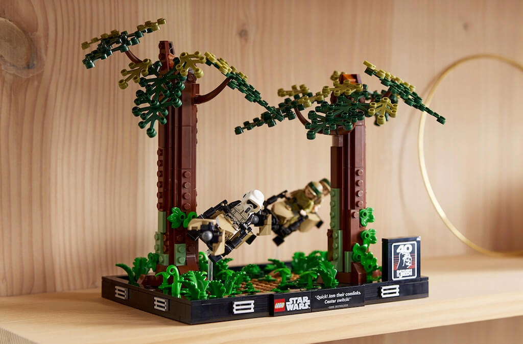 Diorama poursuite speeder bikes sur Endor LEGO Star Wars