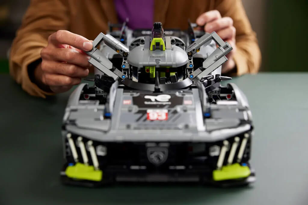PEUGEOT 9X8 Hypercar LEGO Technic