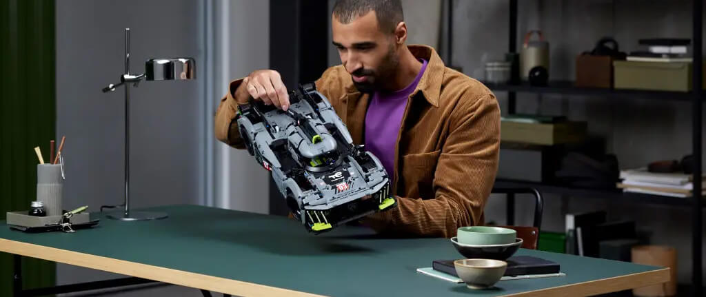 PEUGEOT 9X8 Le Mans Hybrid Hypercar LEGO Technic