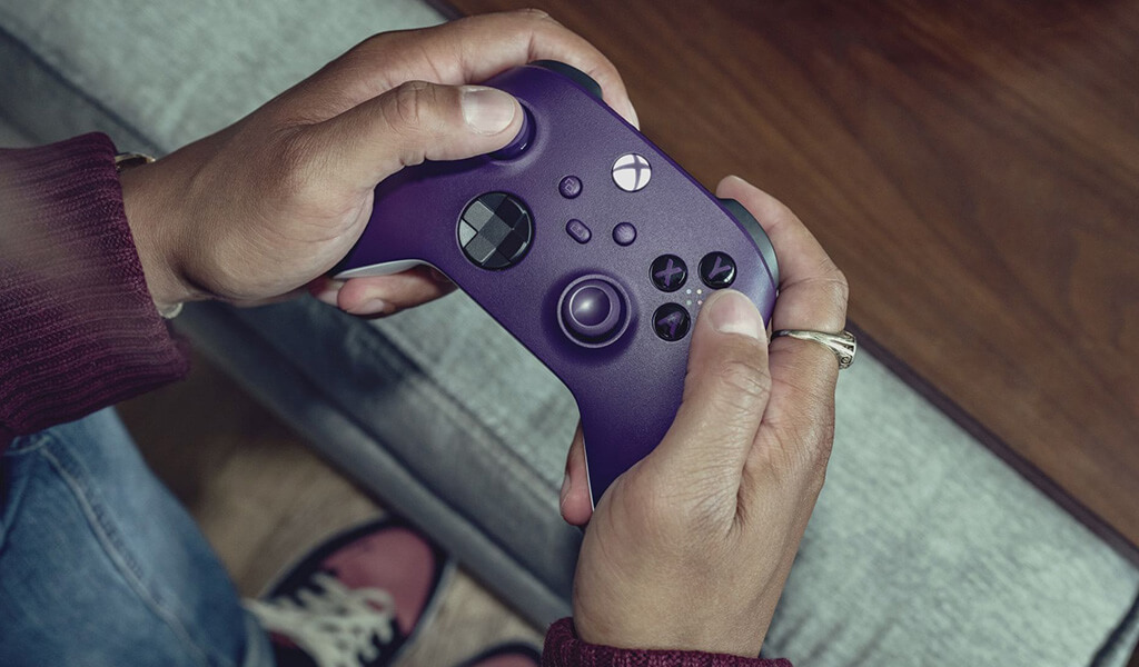 photo Manette Xbox Series édition spéciale Astral Purple